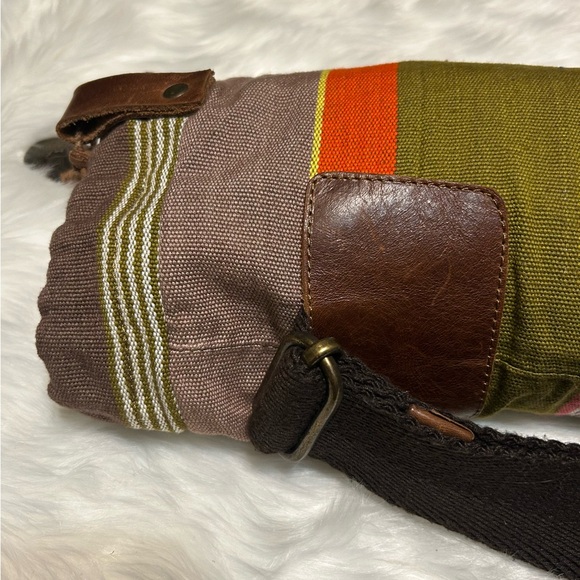 WILL Leather Goods Brown and Multicolor Blanket Tote/Carrier - Picture 10 of 16